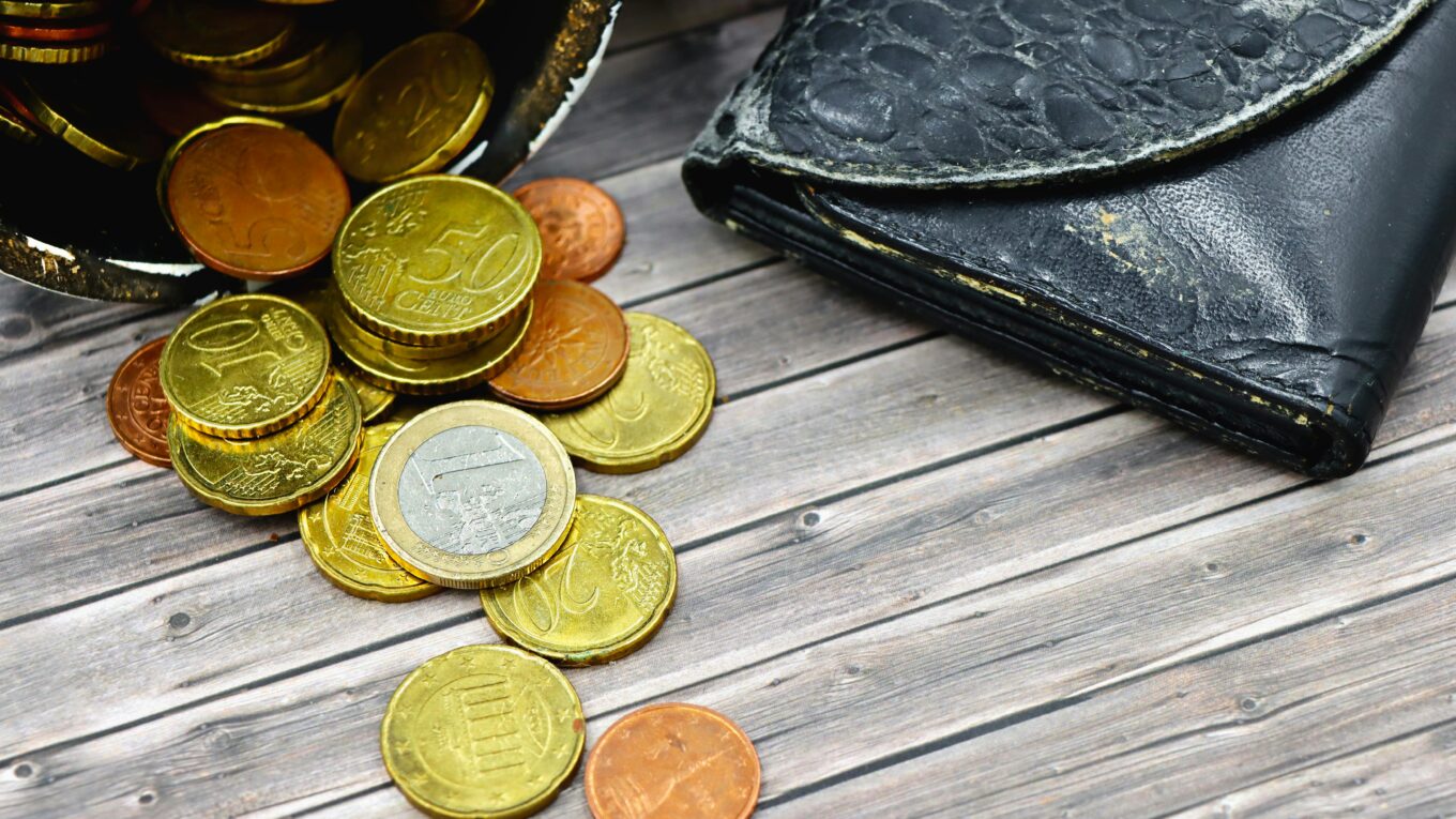 Dividendos mês a mê com ações